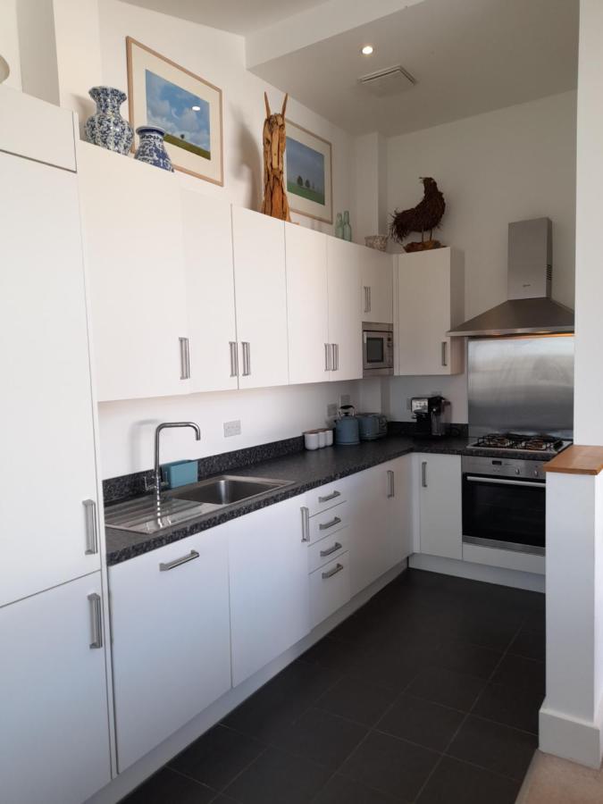 Crow'S Nest Penthouse Apartment With Free Spa Access Somerford Keynes Экстерьер фото