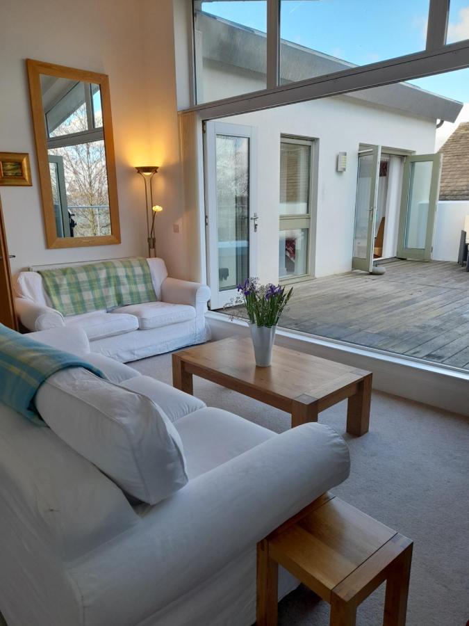 Crow'S Nest Penthouse Apartment With Free Spa Access Somerford Keynes Экстерьер фото