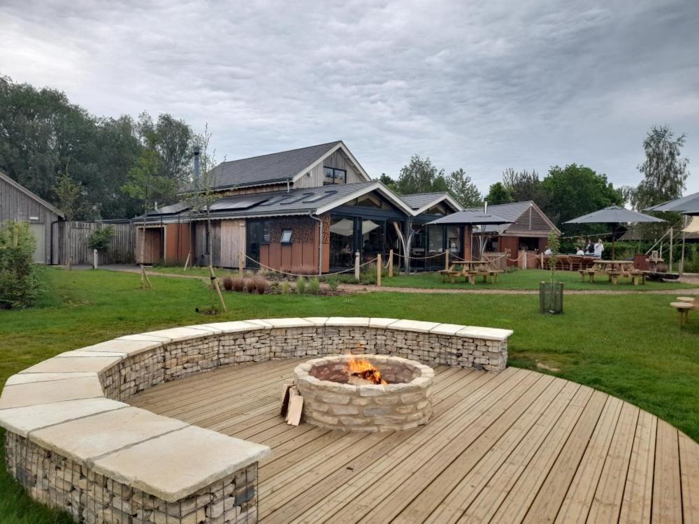 Crow'S Nest Penthouse Apartment With Free Spa Access Somerford Keynes Экстерьер фото